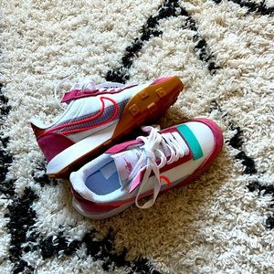 Nike Waffle Racers - like new. No box. Size 7 mens/womens 8.5